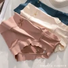 Comfortable triangle pants details Picture